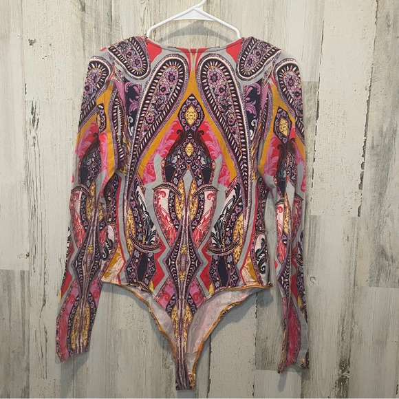 Free People Pick a Place V-Neck Bodysuit- Boho Abstract Paisley Print size L - Picture 3 of 8